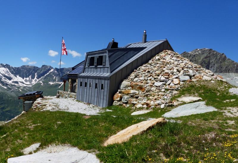 Cabane d'Arpitettaz en été, Valais